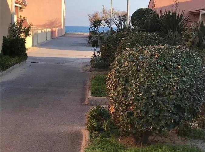 Leucate, Maison Dans Village Naturiste Eden à 50 M De La Plage, 4 Personnes * Leucate